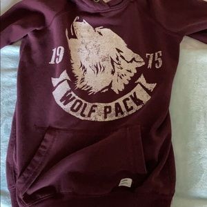 garage bergundy hoodie